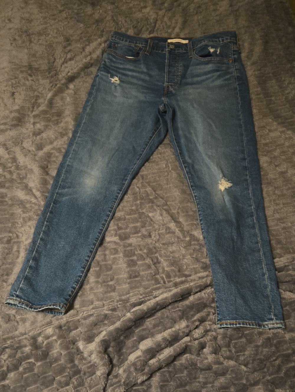 Levi's Women's Wedgie Skinny Jeans Medium Wash Distressed High Rise